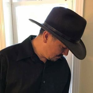 Meet your Posher, Roque rangel